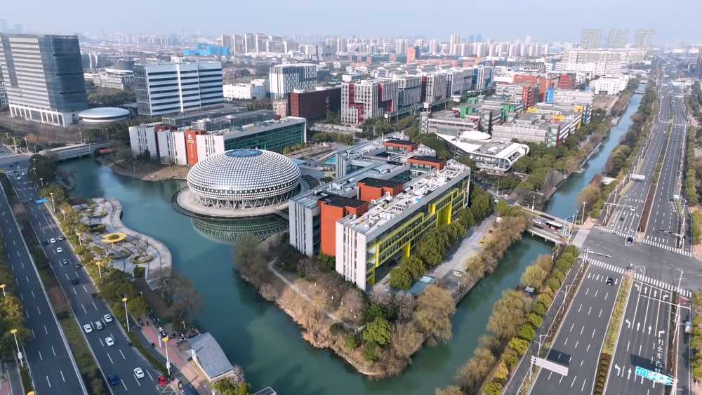 政策托舉與電商賦能 上海企業(yè)開拓外貿內銷新格局